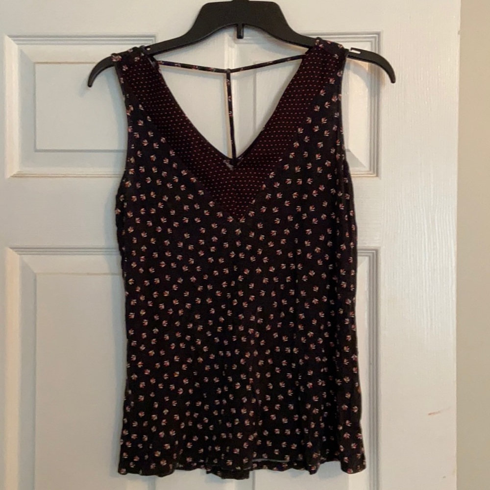 Cute shirt with T on back